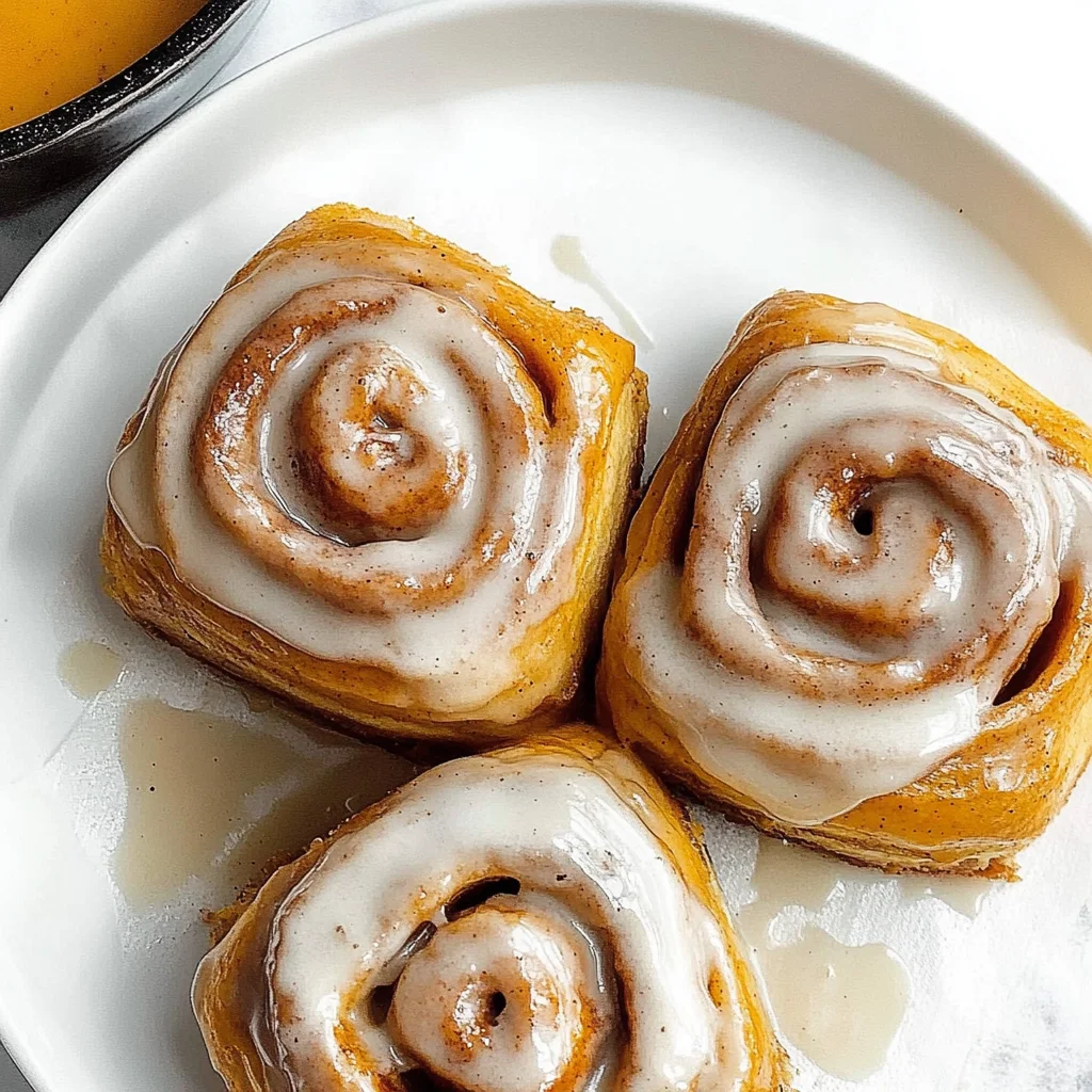 Pumpkin Cinnamon Rolls: Irresistibly Warm and Fluffy